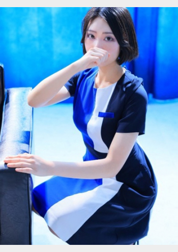 暁月れいら
