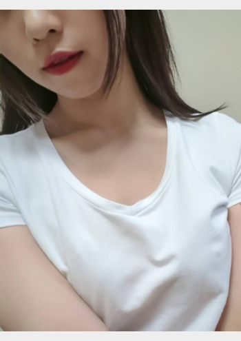 かほみ:キスからはじまるメンズエステ「ひめあね」